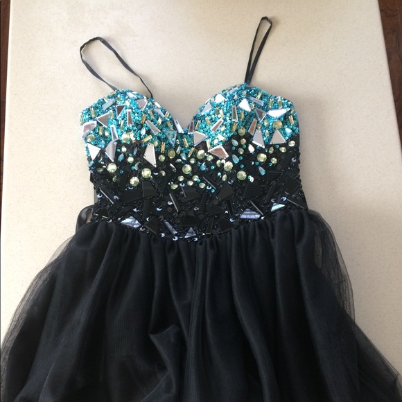 NWOT Dave and Johnny mini tulle prom dress - Picture 2 of 5